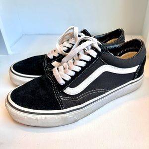 Vans Low Top “Old Skool Shoe” Women’s Size 8 Black